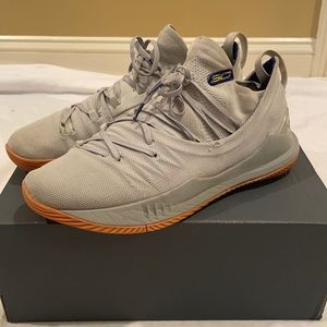 Under Armour Curry 5 Basketball Shoe